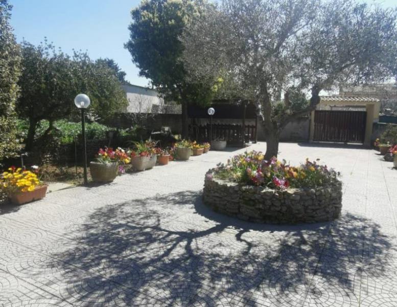 casa indipendente in vendita a Roma in zona Piana del Sole