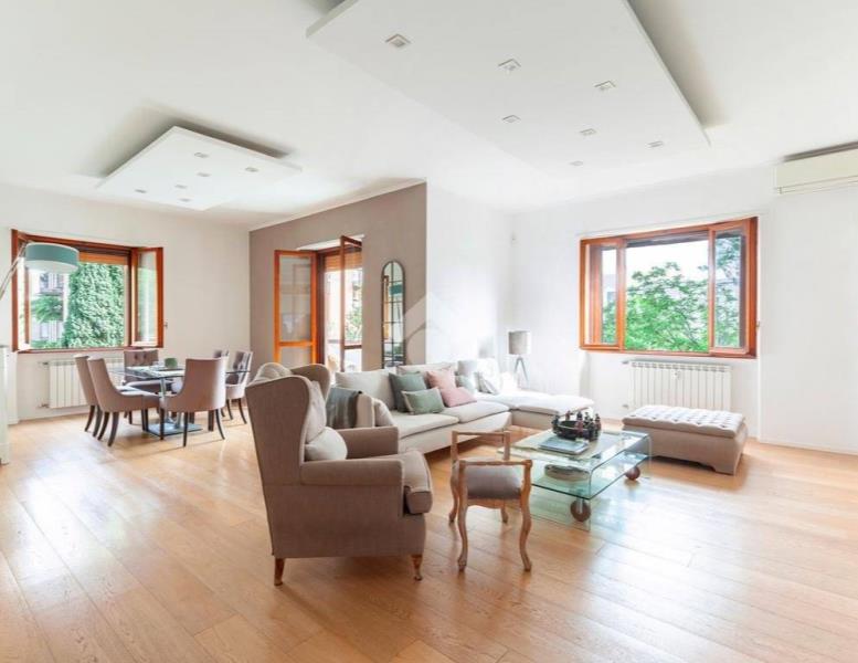 appartamento in vendita a Roma in zona Ardeatino