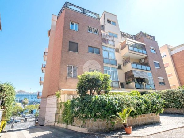 appartamento in vendita a Roma in zona Giuliano Dalmata