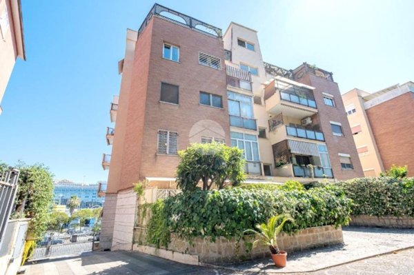 appartamento in vendita a Roma in zona Giuliano Dalmata