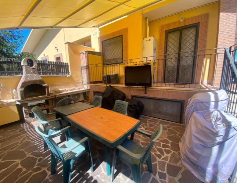 casa indipendente in vendita a Roma in zona Infernetto