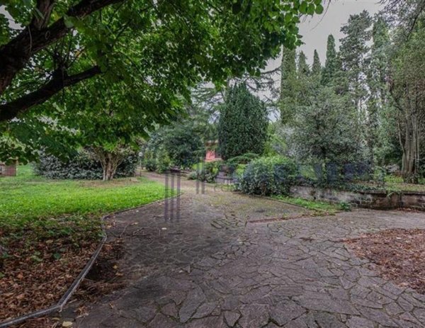 casa indipendente in vendita a Roma in zona Mostacciano