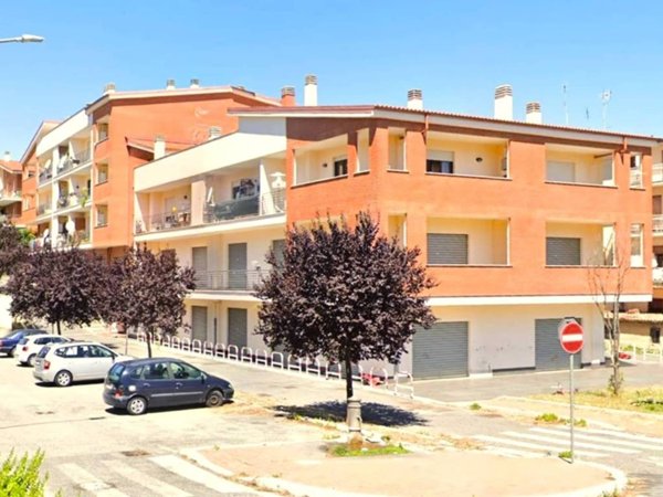 negozio in vendita a Roma in zona Olgiata