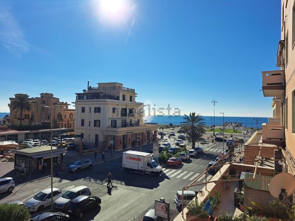 appartamento in vendita a Roma in zona Ostia
