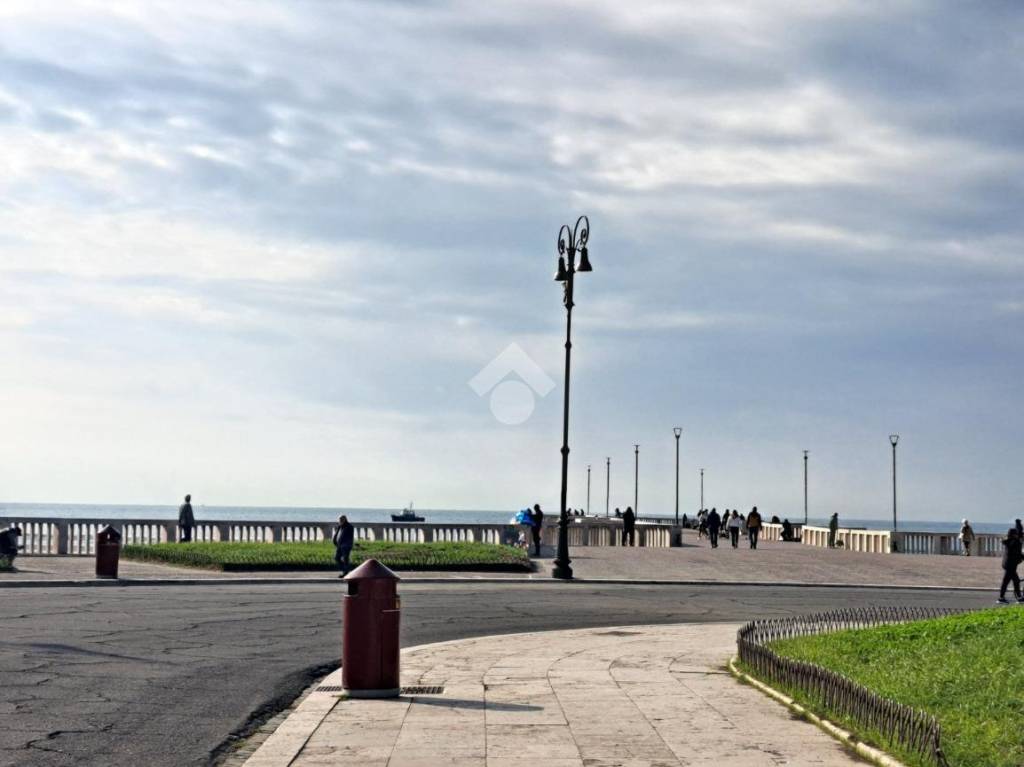 appartamento in vendita a Roma in zona Ostia