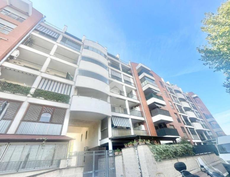 appartamento in vendita a Roma in zona Fonte Laurentina
