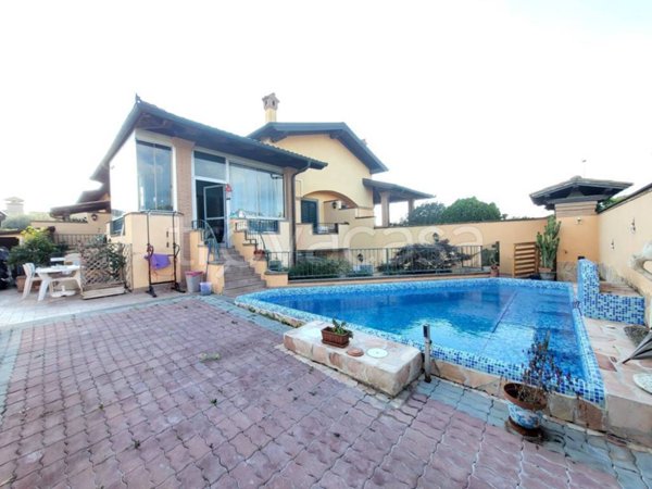 casa indipendente in vendita a Roma in zona Axa