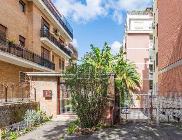 appartamento in vendita a Roma in zona Tor di Quinto