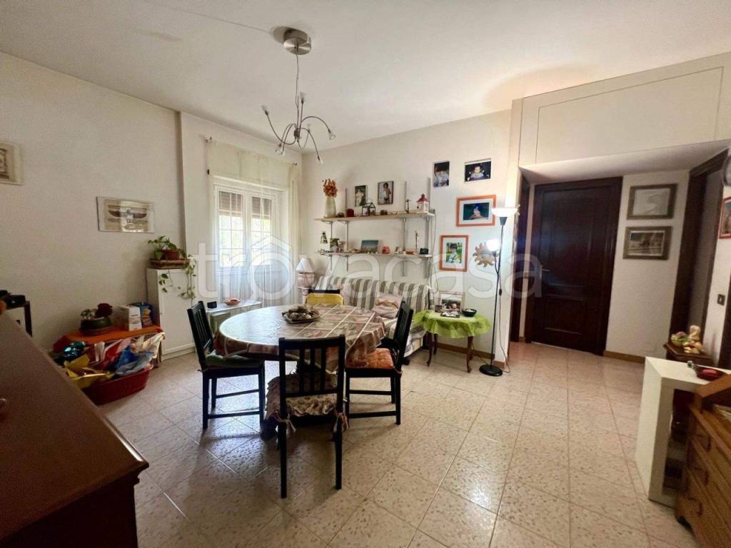 appartamento in vendita a Roma in zona Selva Candida