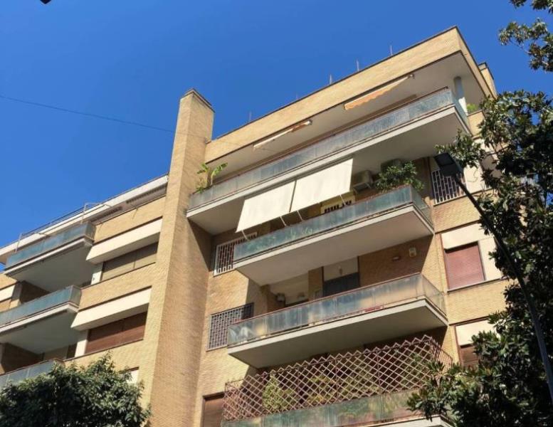 appartamento in vendita a Roma in zona Tor di Quinto