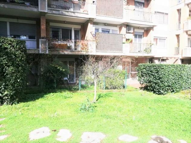 appartamento in vendita a Roma in zona Tomba di Nerone
