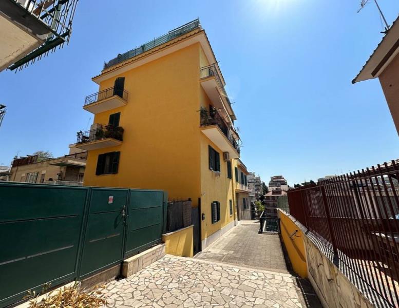appartamento in vendita a Roma in zona Primavalle