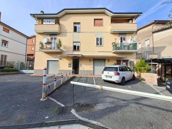 appartamento in vendita a Roma in zona Ardeatino
