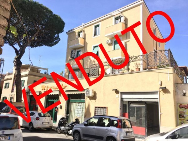 negozio in vendita a Roma in zona La Pisana
