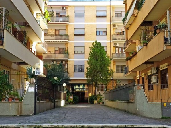 appartamento in vendita a Roma in zona Appio Claudio