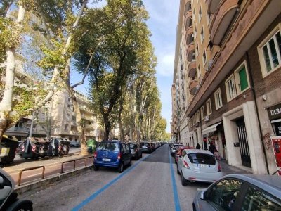 negozio in vendita a Roma in zona Della Vittoria
