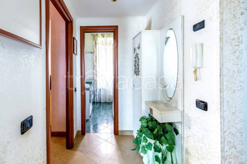 appartamento in vendita a Roma in zona Torre Maura