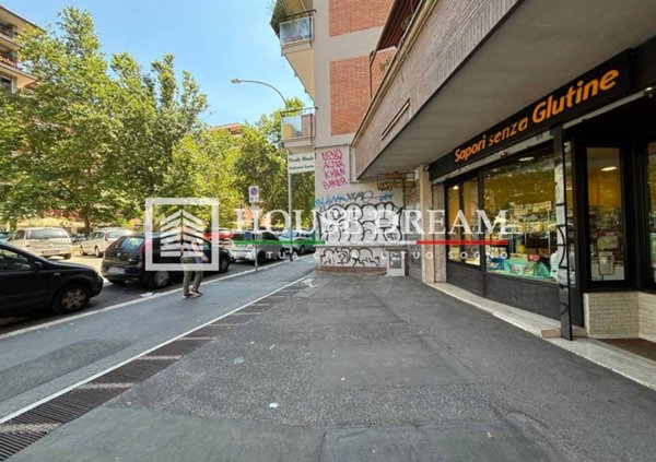 trivano in vendita a Roma in zona Appio Claudio