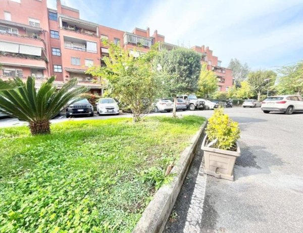appartamento in vendita a Roma in zona EUR