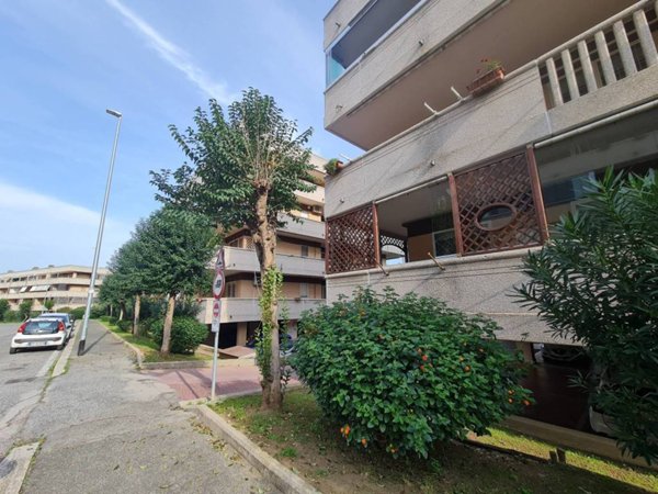 appartamento in vendita a Roma in zona Vitinia
