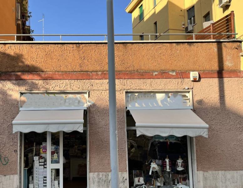 locale commerciale in vendita a Roma