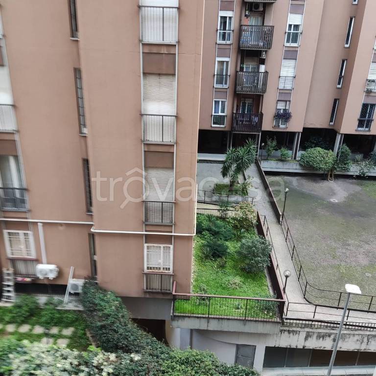 appartamento in vendita a Roma in zona Ardeatino