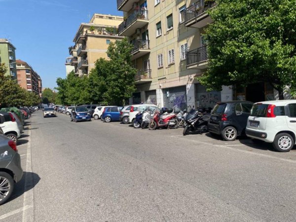 negozio in vendita a Roma in zona Prenestino-Labicano