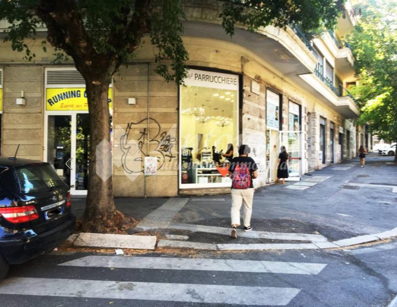negozio in vendita a Roma in zona Trieste