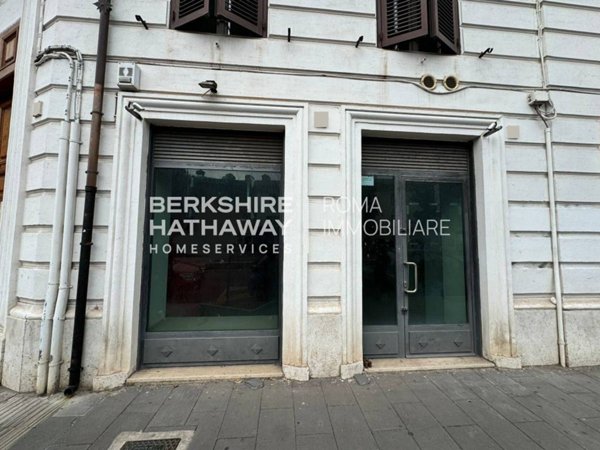locale commerciale in vendita a Roma in zona Rione Monti/Campitelli