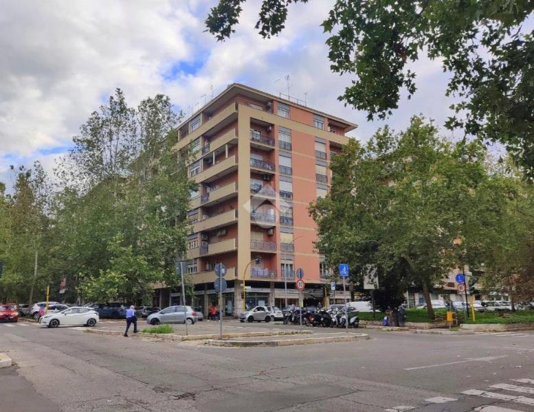 appartamento in vendita a Roma in zona Appio Claudio