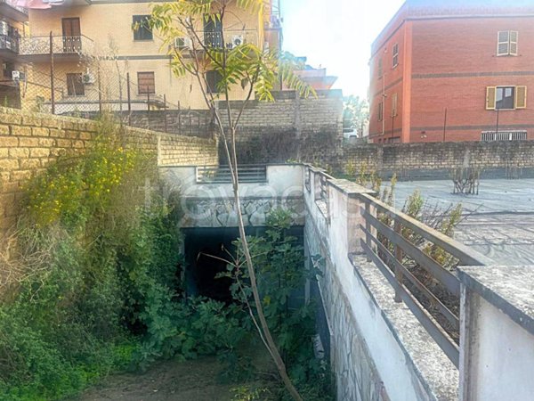 locale commerciale in vendita a Roma in zona Montespaccato