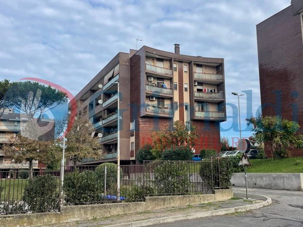 appartamento in vendita a Roma in zona Dragoncello