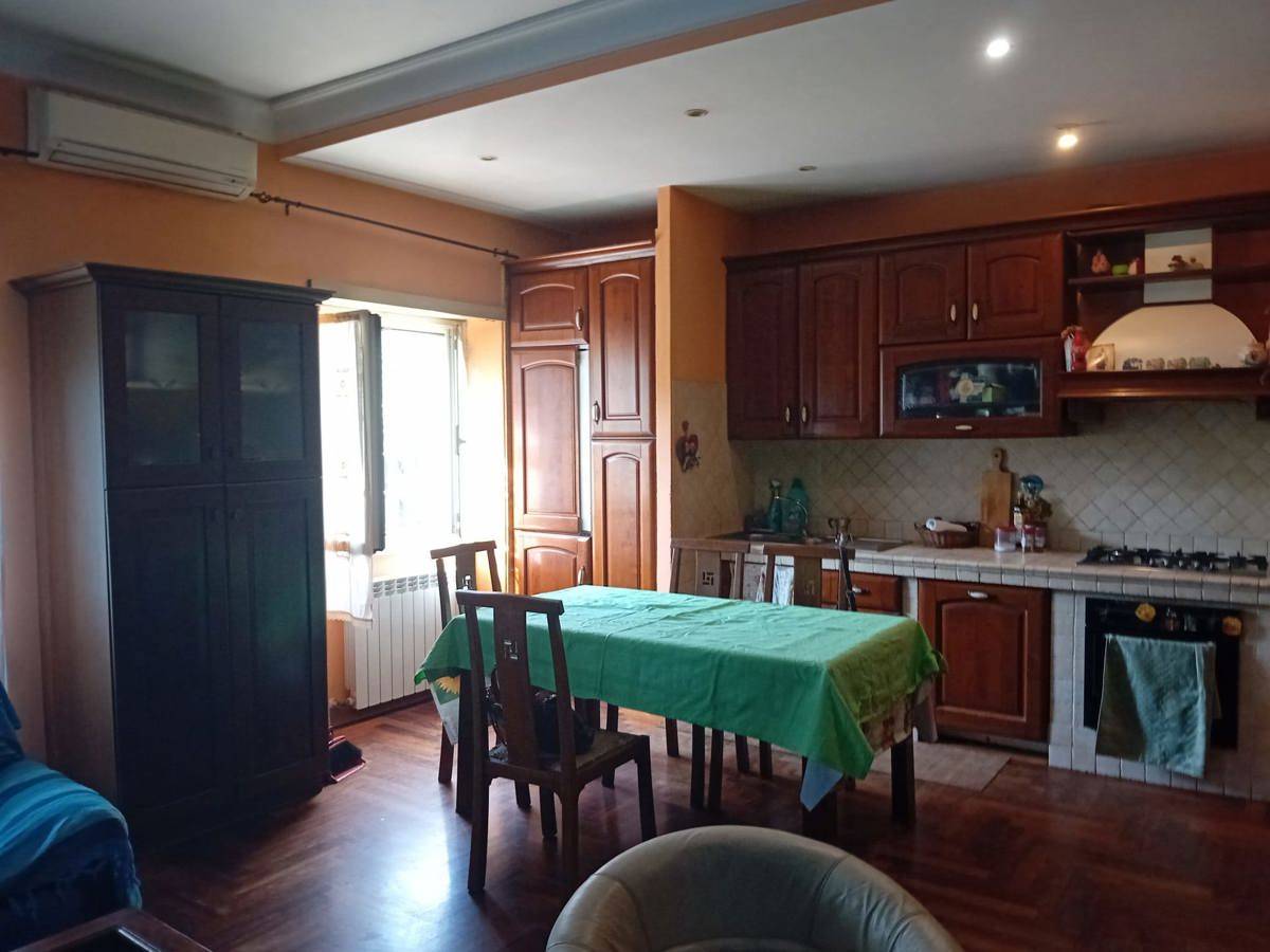 appartamento in vendita a Roma in zona Torre Spaccata