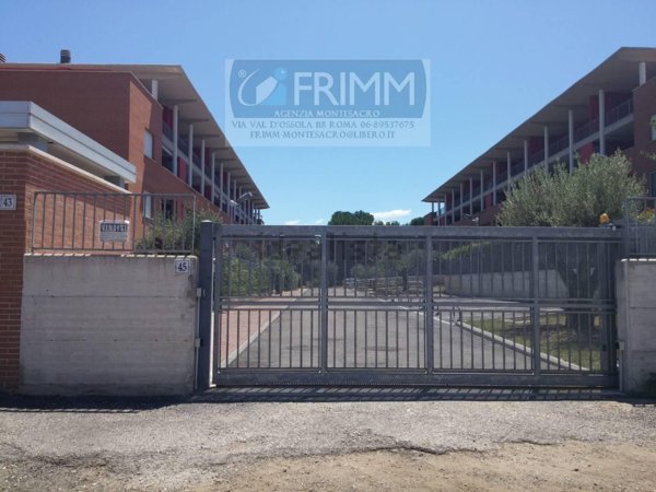 appartamento in vendita a Roma in zona Lunghezza