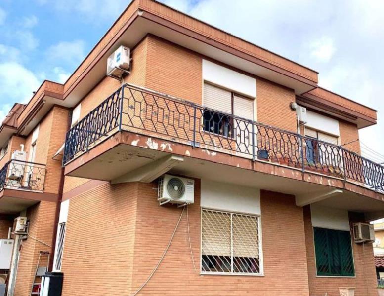 appartamento in vendita a Roma in zona Acilia
