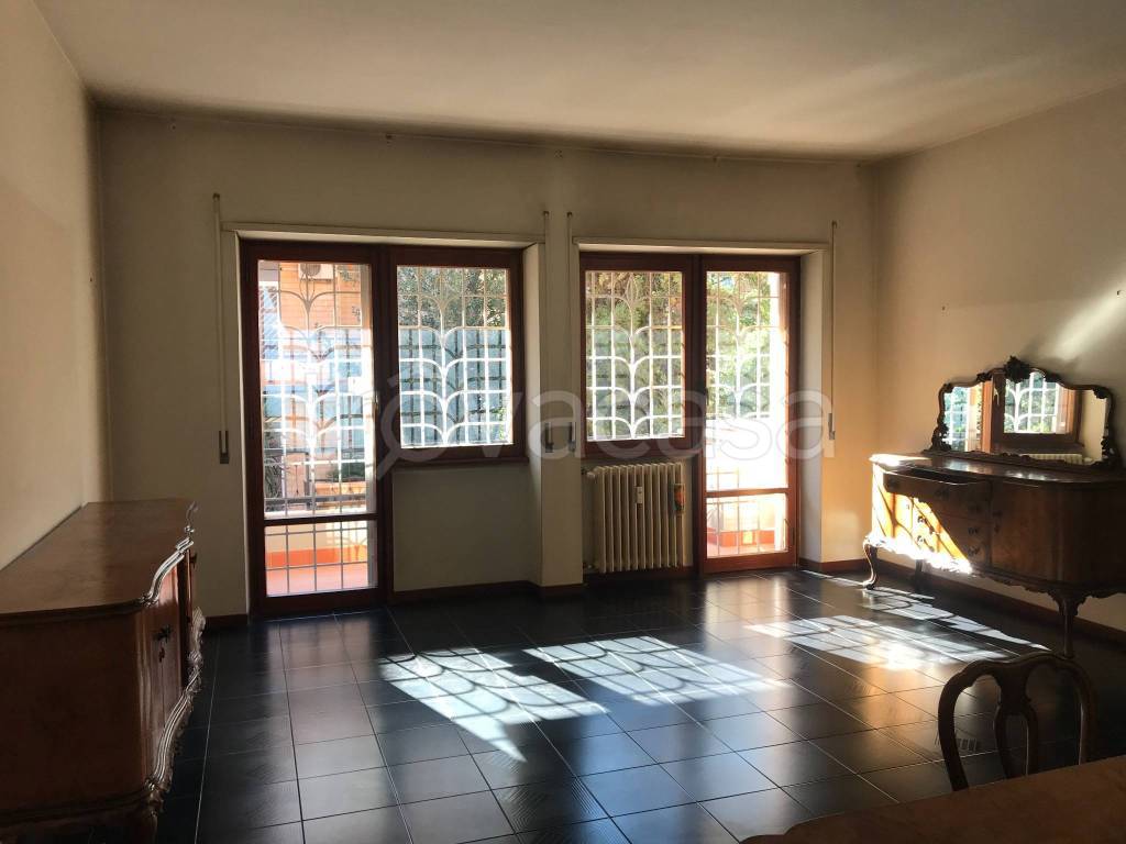 appartamento in vendita a Roma in zona Giuliano Dalmata