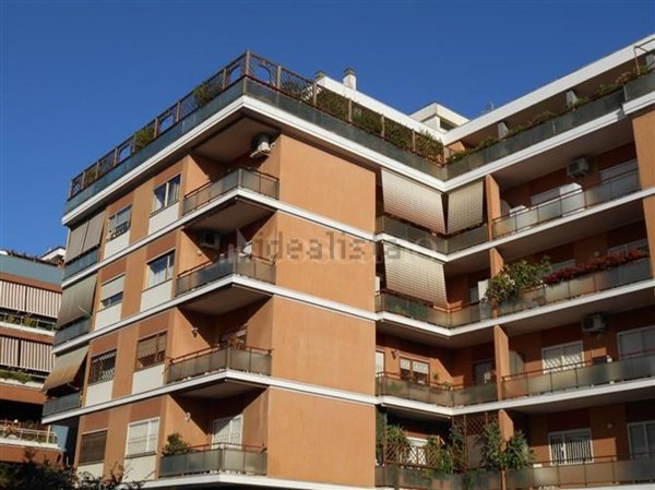 appartamento in vendita a Roma in zona Ostia