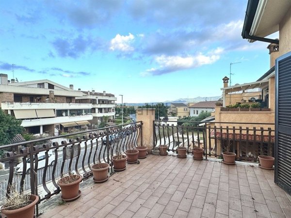 appartamento in vendita a Roma in zona Castelverde
