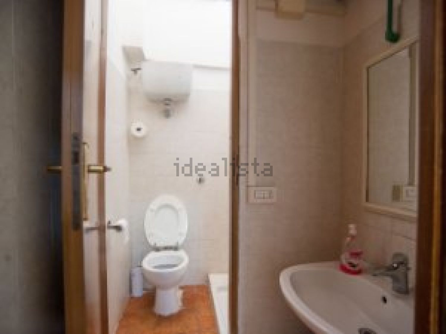 negozio in vendita a Roma in zona Tuscolano