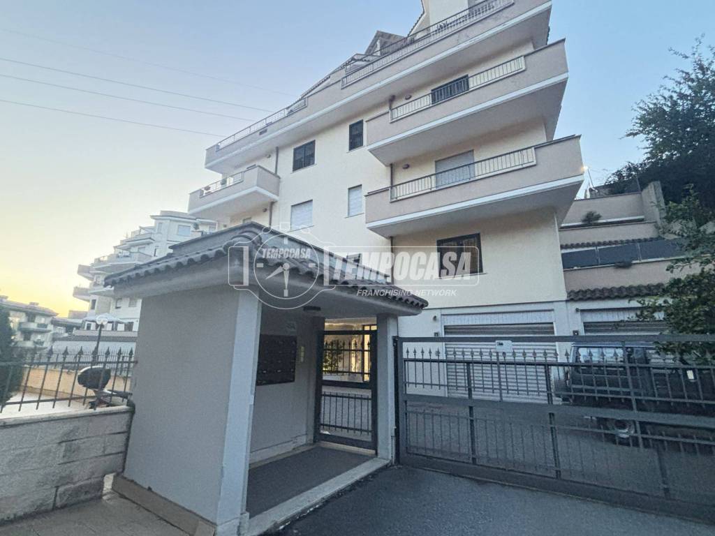 appartamento in vendita a Roma in zona Palmarola
