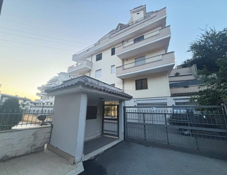 appartamento in vendita a Roma in zona Palmarola