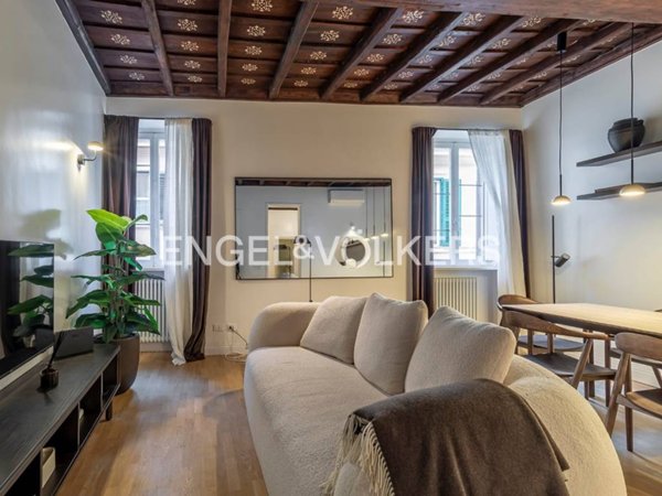 appartamento in vendita a Roma in zona Pigna - Sant'Angelo