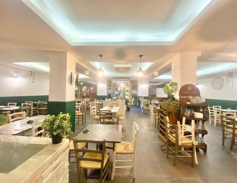 negozio in vendita a Roma in zona Cinecittà