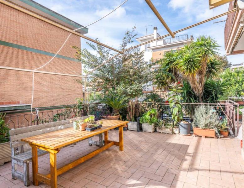 appartamento in vendita a Roma in zona Acilia