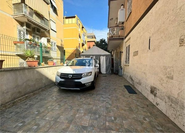 appartamento in vendita a Roma in zona Torrevecchia