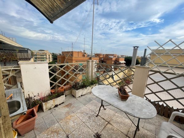 appartamento in vendita a Roma in zona Ostia