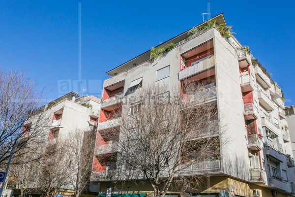 appartamento in vendita a Roma in zona Appio Latino