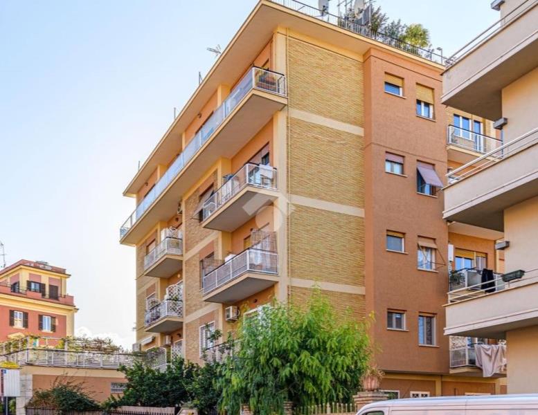 appartamento in vendita a Roma in zona Aurelio