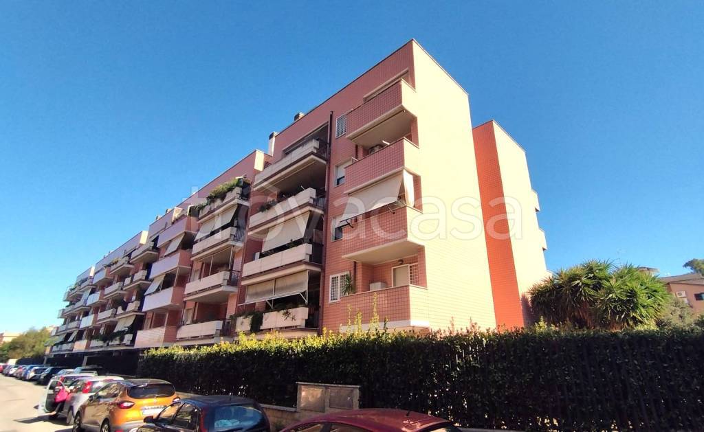 appartamento in vendita a Roma in zona Casal Palocco
