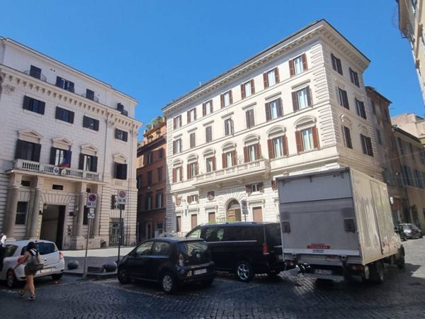 appartamento in vendita a Roma in zona Rione di Ponte